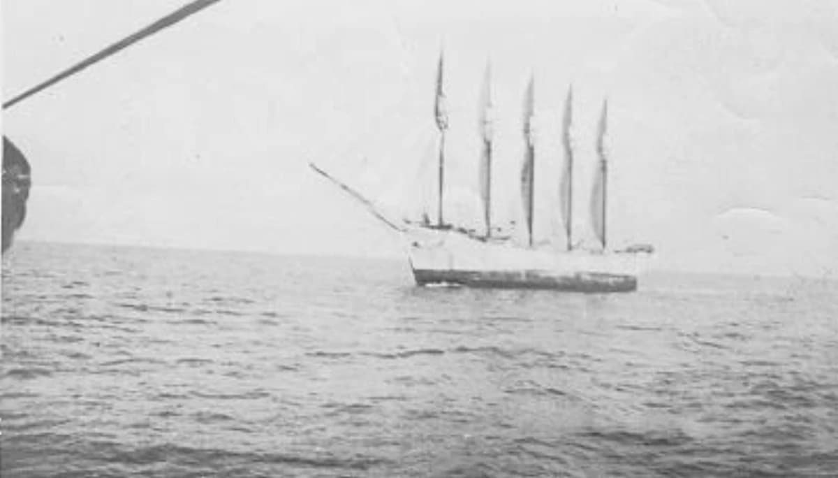 Carroll A. Deering seen from Cape Lookout lightship, 28 January 1921